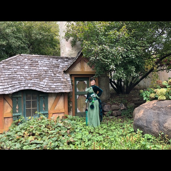 I’m Vanessa, I am a Vintage Sewist & Cosplayer!!!! - Picture 4 of 10